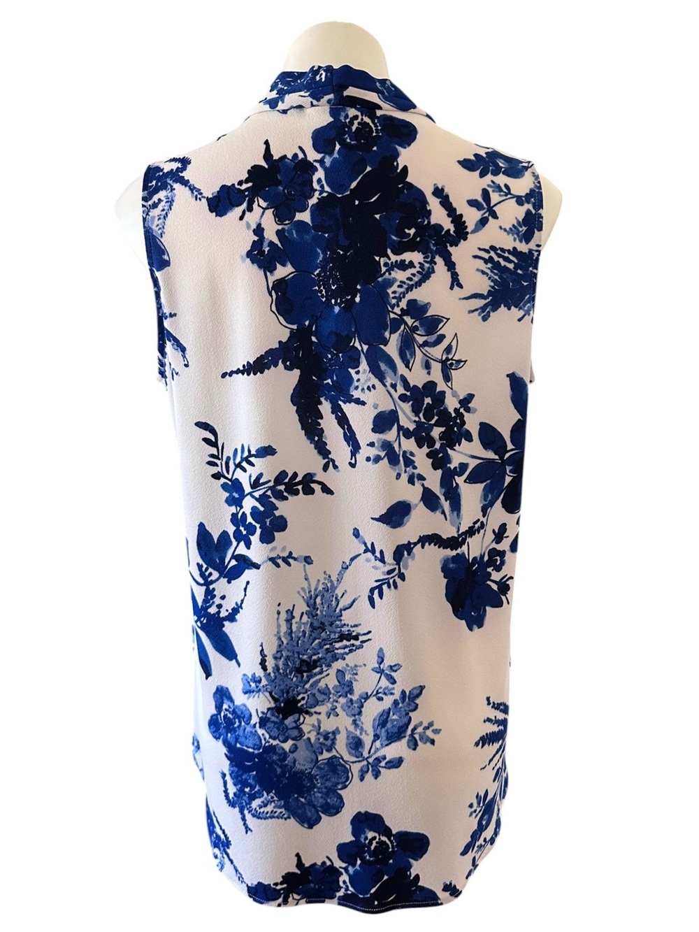 Calvin Klein Blue and White Floral Sleeveless Blouse Size L NWT - Picture 3 of 12